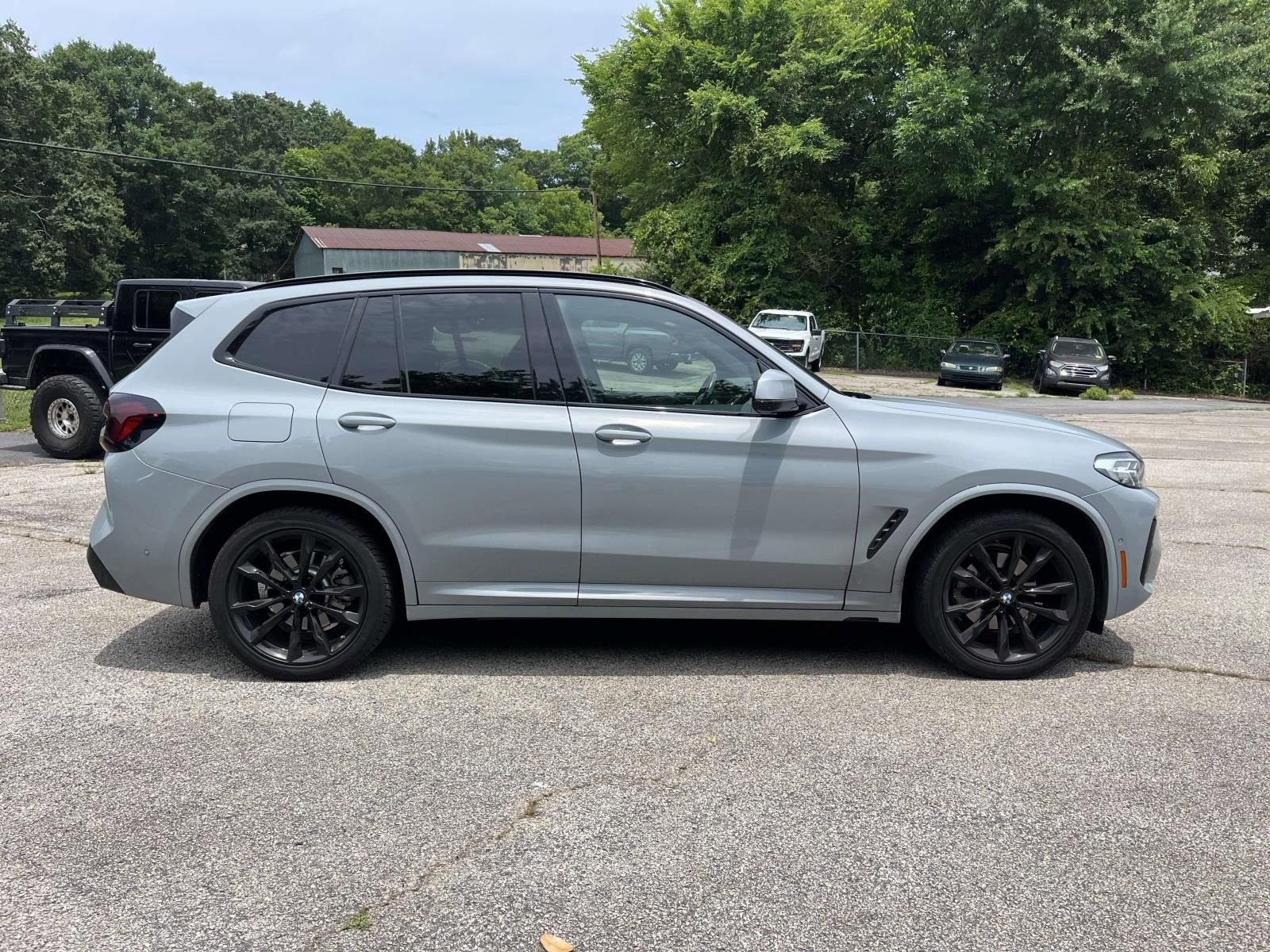 Used 2024 BMW X3 sDrive30i w/ Premium Package RWD image 2