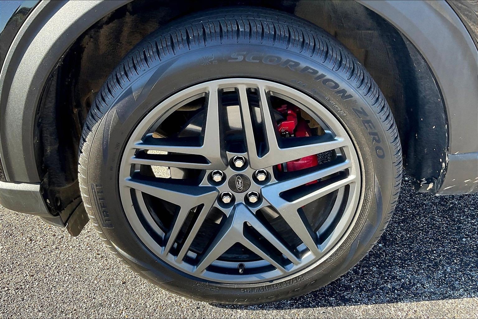 Certified 2025 Ford Explorer ST-Line w/ ST-Line Street Pack image 11