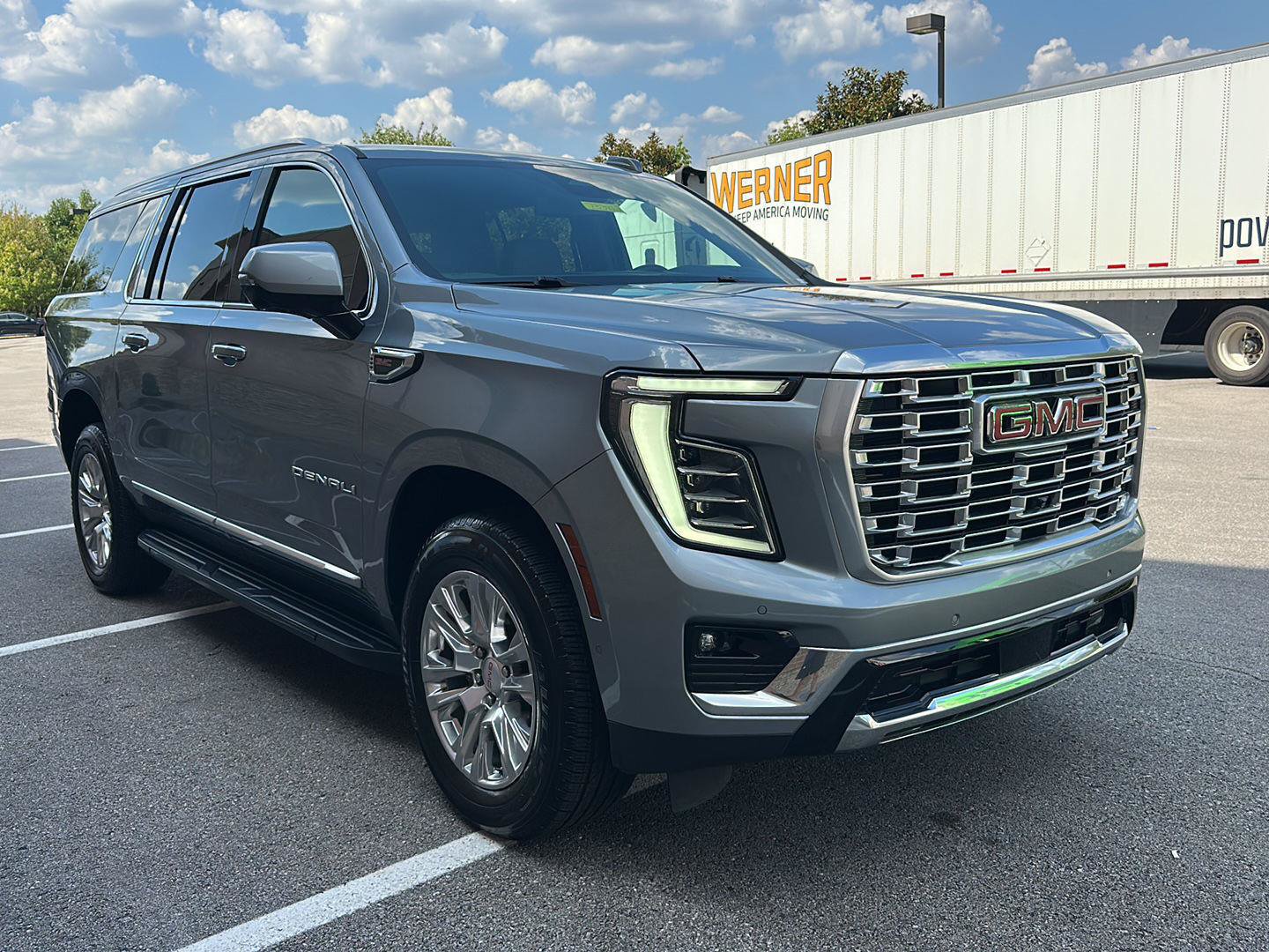 Used 2025 GMC Yukon XL Denali RWD image 7