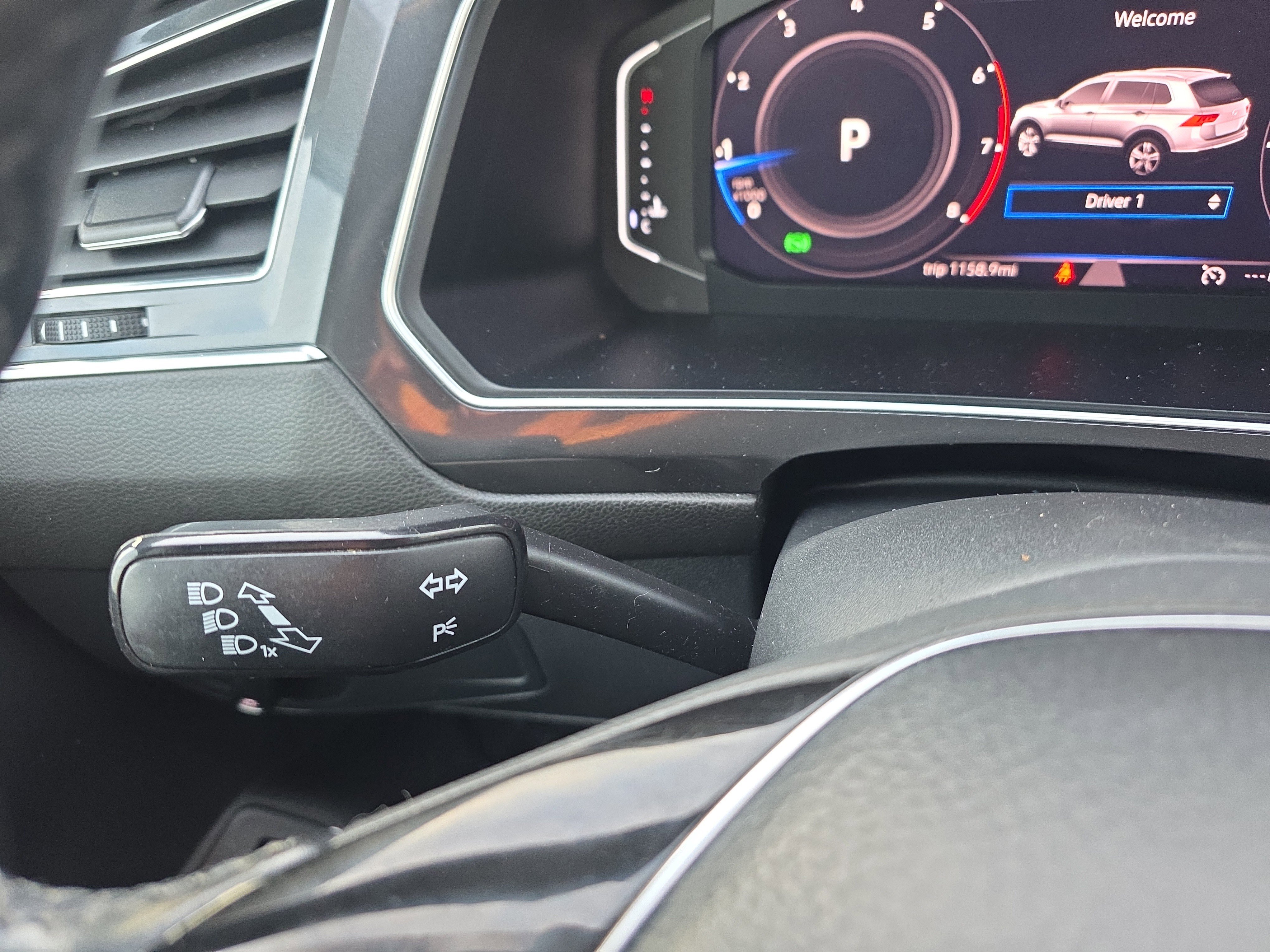 Used 2019 Volkswagen Tiguan SEL w/ 3rd Row Seat Package image 36