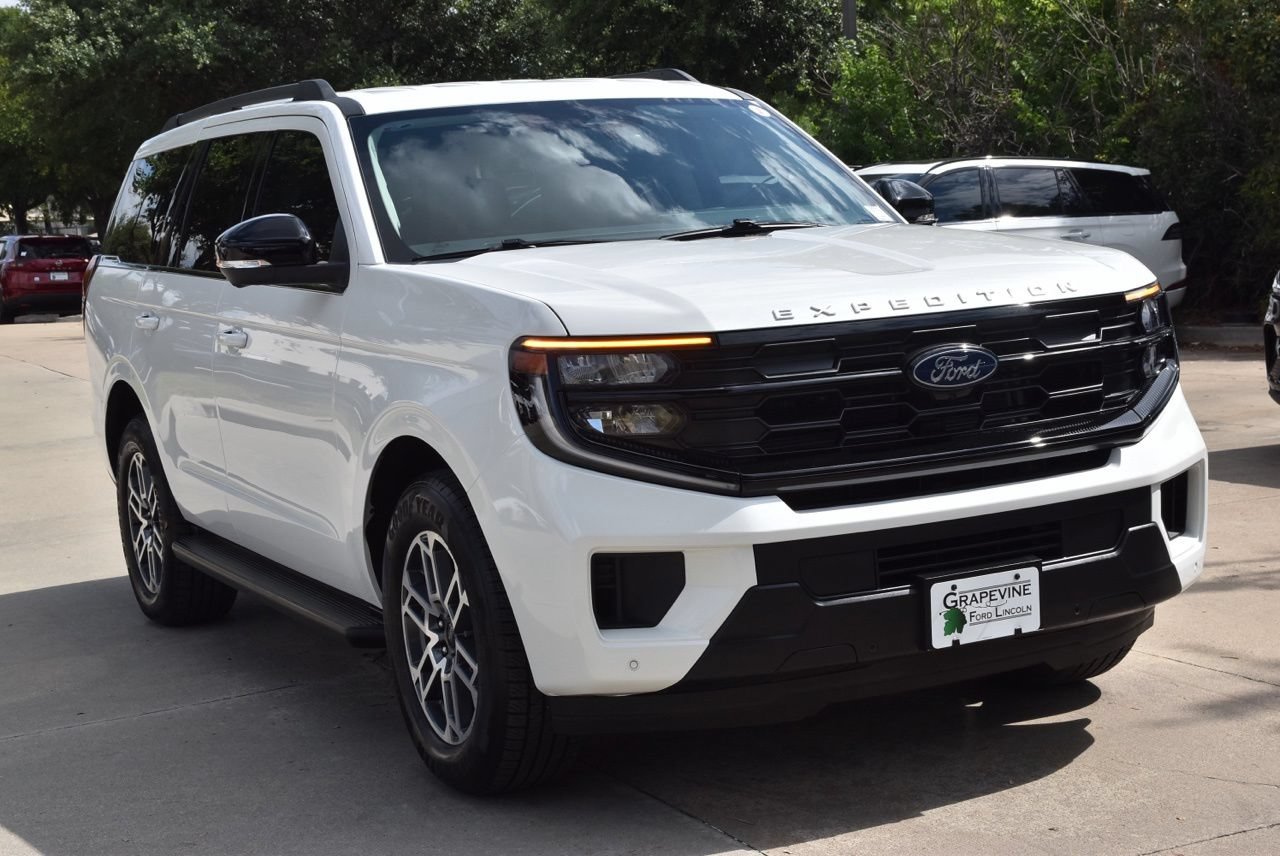 Certified 2026 Ford Expedition Active RWD image 4