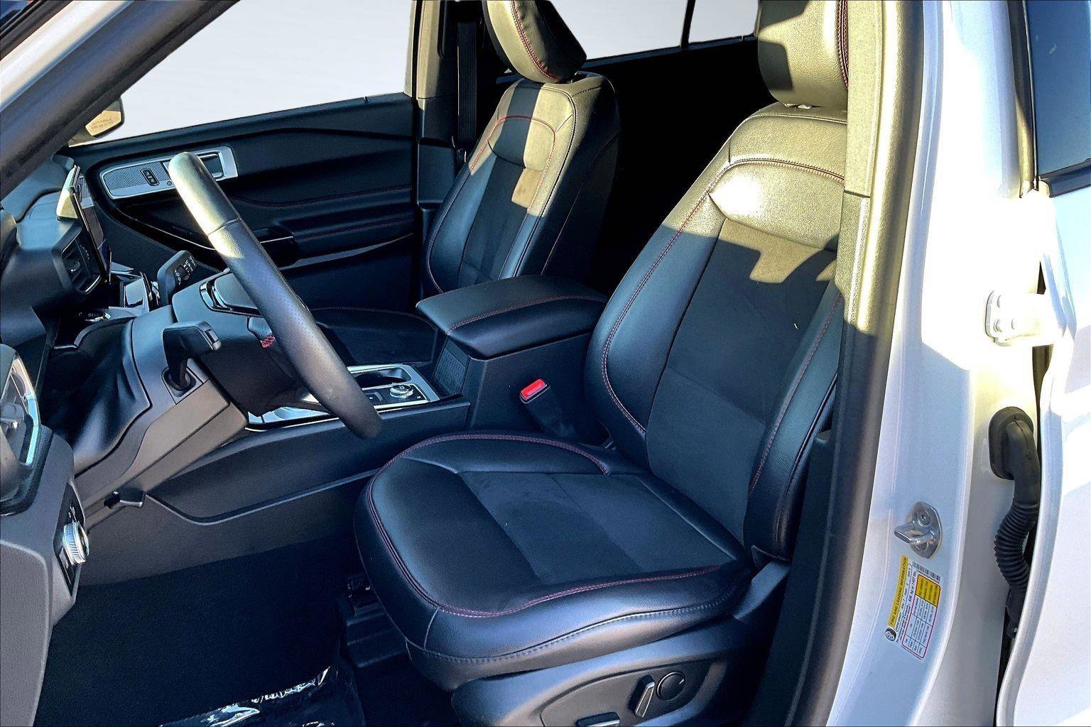 Certified 2023 Ford Explorer ST-Line image 14