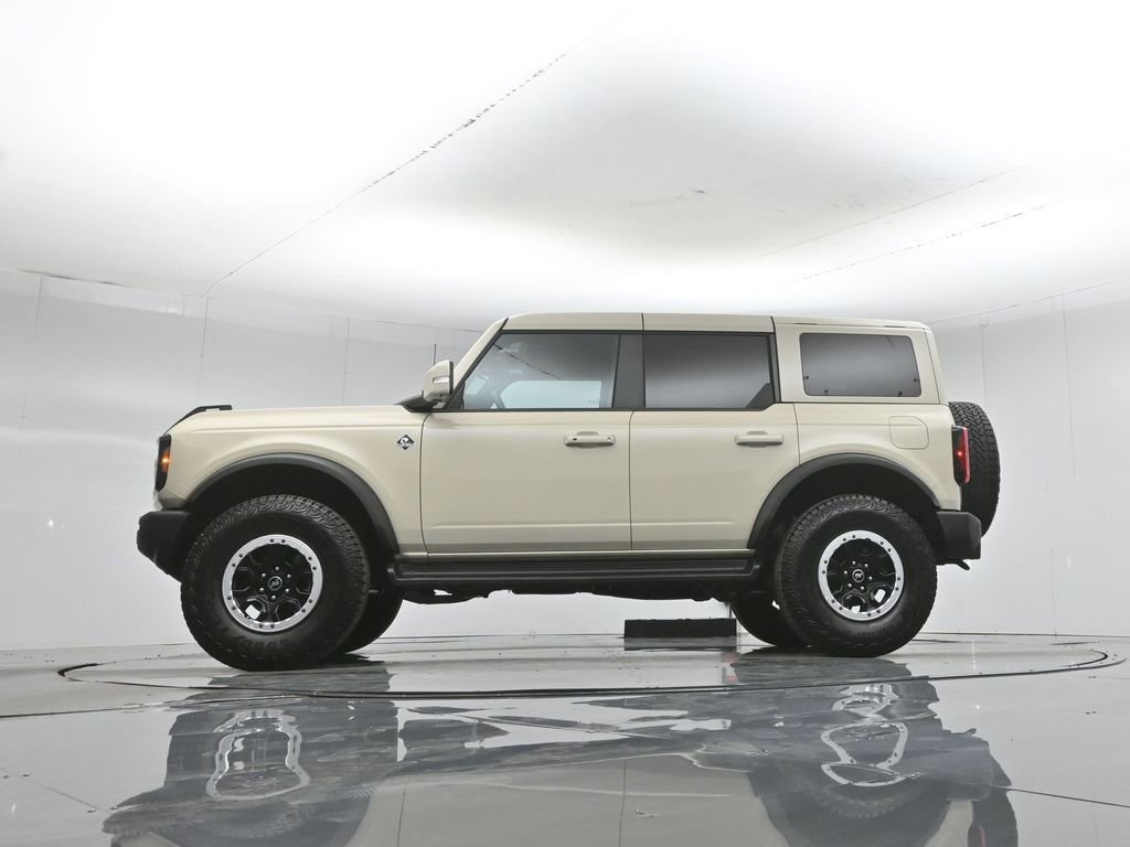 Certified 2025 Ford Bronco Outer Banks w/ Sasquatch Package AWD/4WD image 54