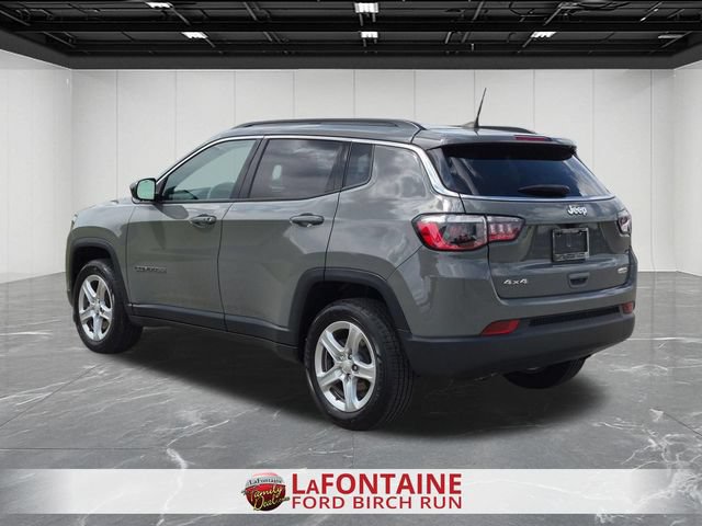 Used 2023 Jeep Compass Latitude w/ Convenience Group AWD/4WD image 3