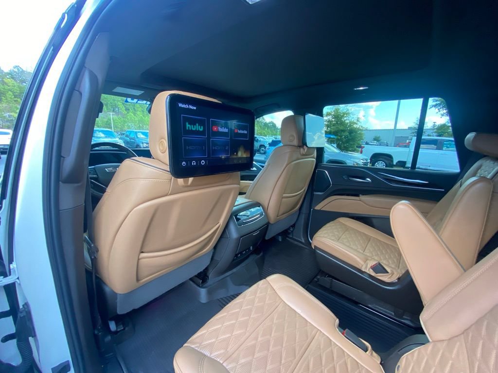 Used 2023 Cadillac Escalade Premium Luxury w/ Performance Package AWD/4WD image 24