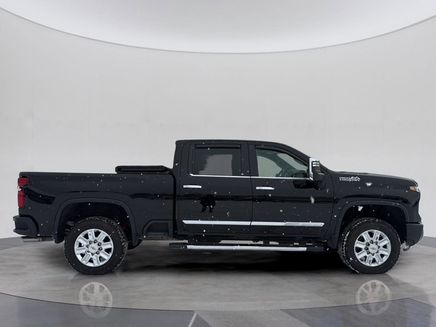 Used 2024 Chevrolet Silverado 2500 High Country w/ Z71 Off-Road Package image 8