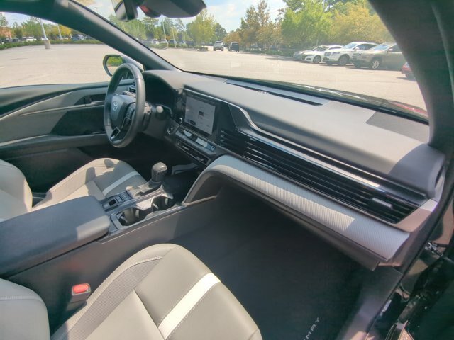Used 2025 Toyota Camry SE w/ Convenience Package FWD image 26