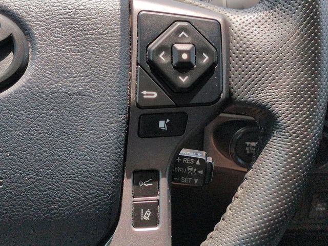 Used 2020 Toyota Tacoma TRD Off-Road w/ TRD Premium Off Road Package AWD/4WD image 32
