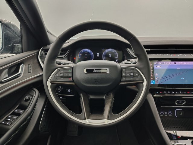 Used 2026 Jeep Grand Cherokee Limited AWD/4WD image 40