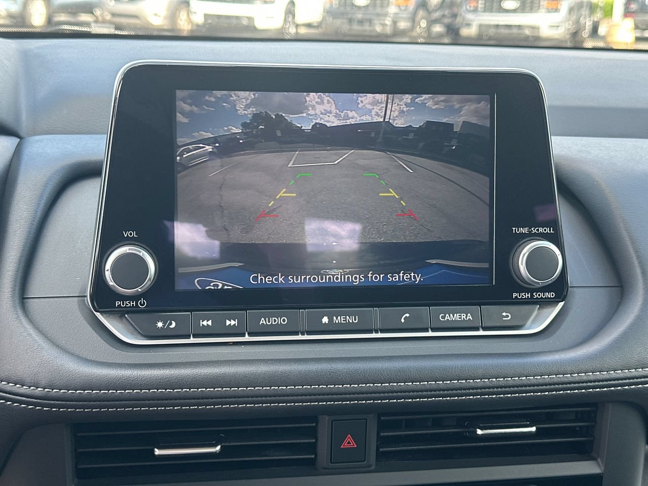 Used 2025 Nissan Rogue SV FWD image 31