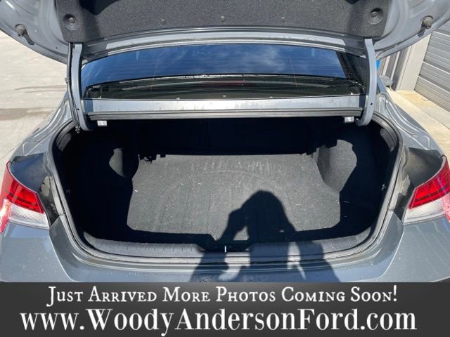 Used 2024 Hyundai Elantra Limited image 6