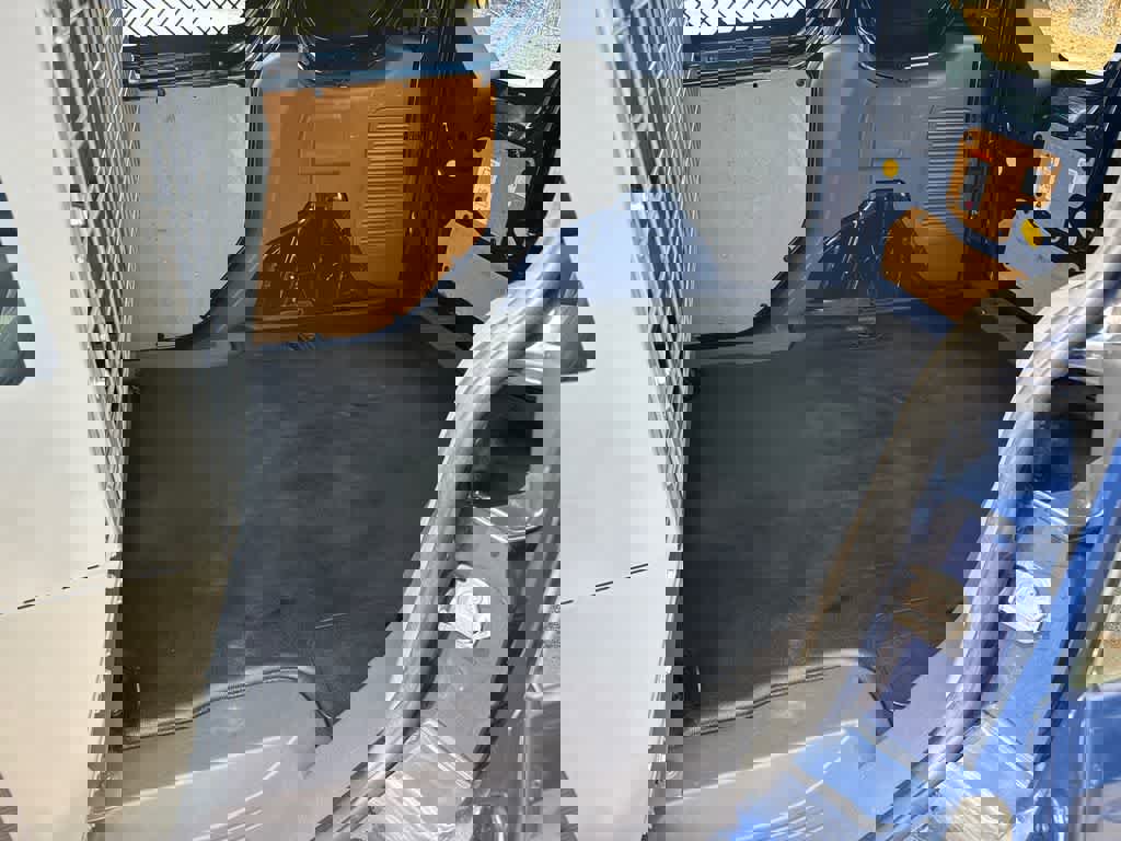 Certified 2020 Ford Transit Connect XL image 17