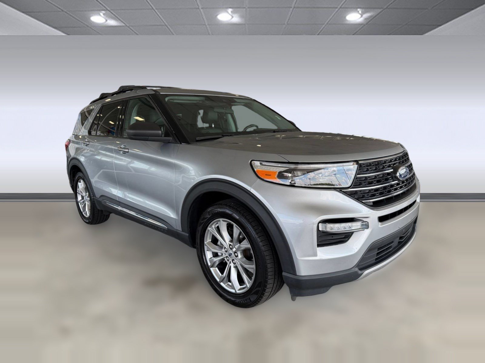 Certified 2024 Ford Explorer XLT w/ Equipment Group 202A RWD image 7