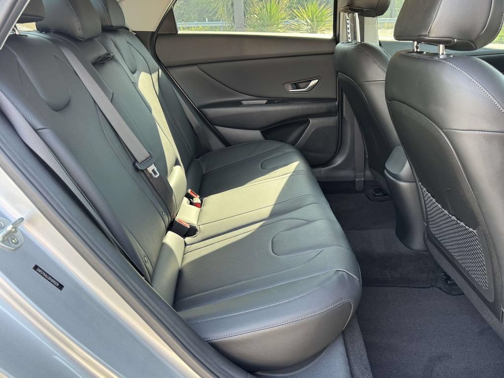 Used 2023 Hyundai Elantra Limited FWD image 15