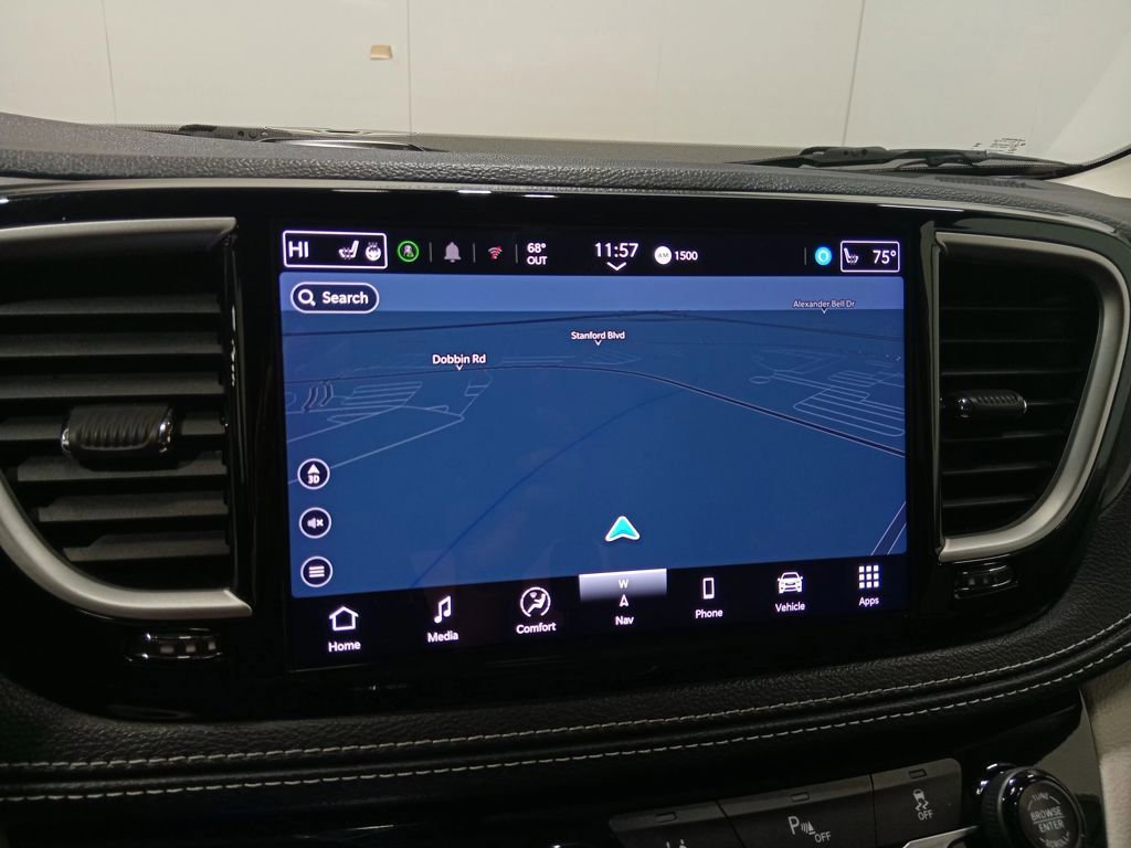 Used 2024 Chrysler Pacifica Select image 20