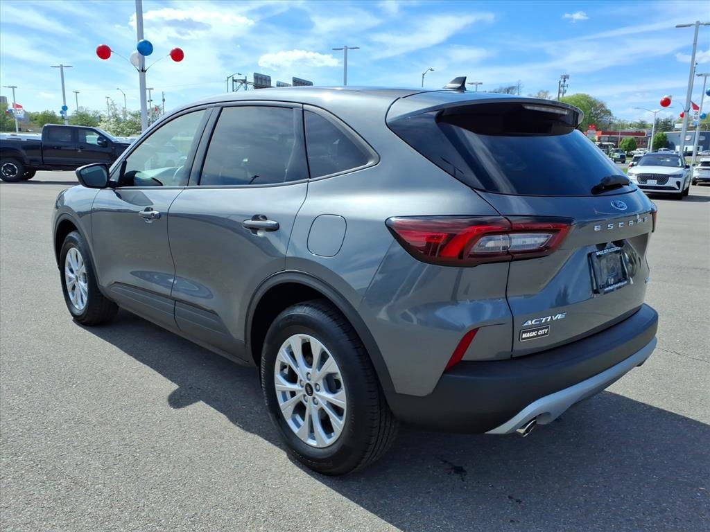 Certified 2025 Ford Escape Active w/ Cold Weather Package AWD/4WD image 3