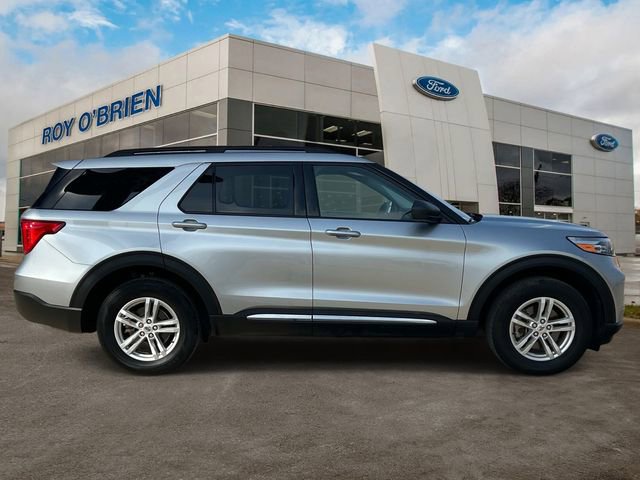 Certified 2023 Ford Explorer XLT w/ Equipment Group 202A image 3