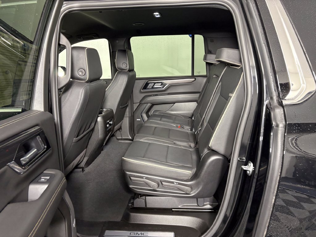 Used 2026 GMC Yukon XL Elevation w/ LPO, Elevation Black Package AWD/4WD image 28