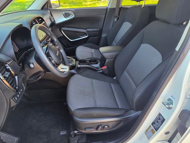 Used 2025 Kia Soul S FWD image 18