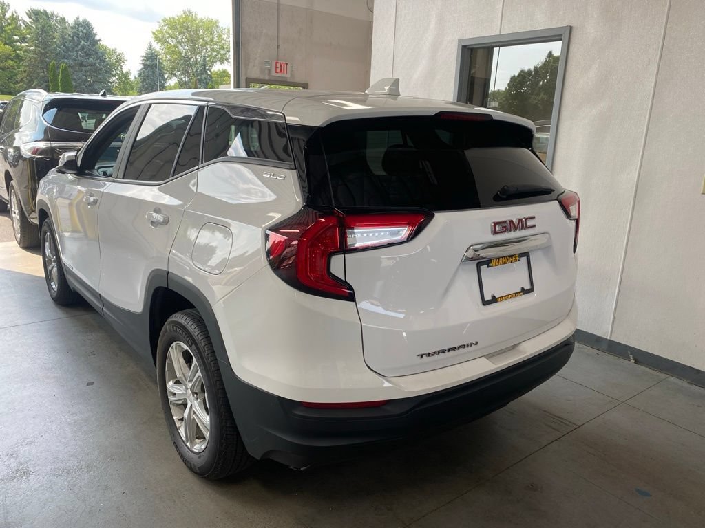 Used 2023 GMC Terrain SLE FWD image 3