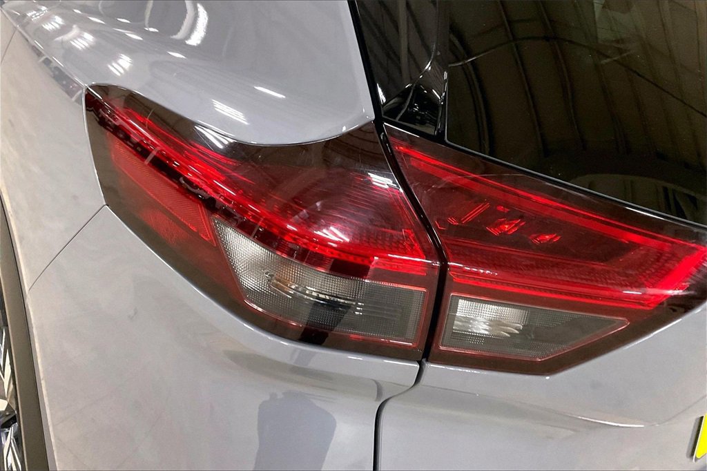 Used 2023 Nissan Rogue SL w/ SL Premium Package image 28