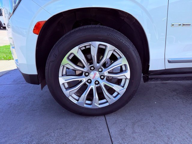 Used 2024 GMC Yukon Denali AWD/4WD image 4