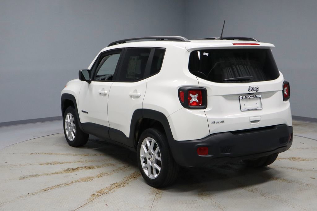 Used 2023 Jeep Renegade Latitude w/ Sun & Fun Group image 3