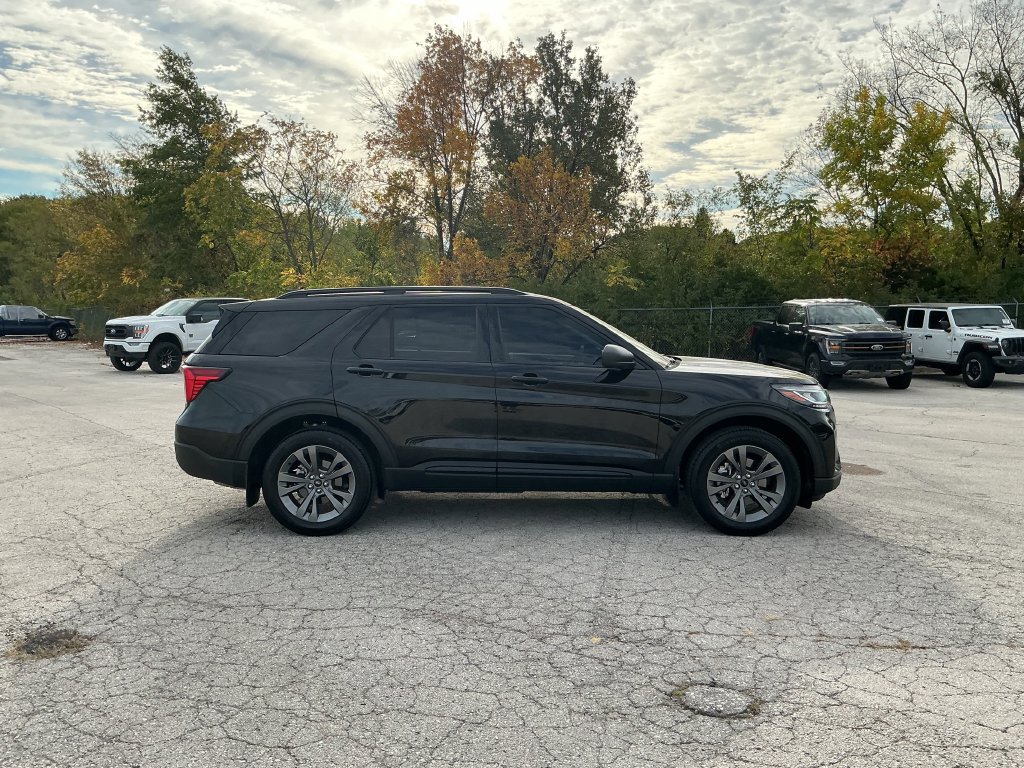 Certified 2026 Ford Explorer Active w/ Active Comfort Package AWD/4WD image 4
