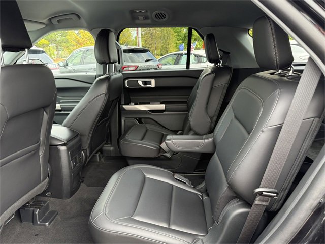 Certified 2023 Ford Explorer XLT w/ Equipment Group 202A image 9