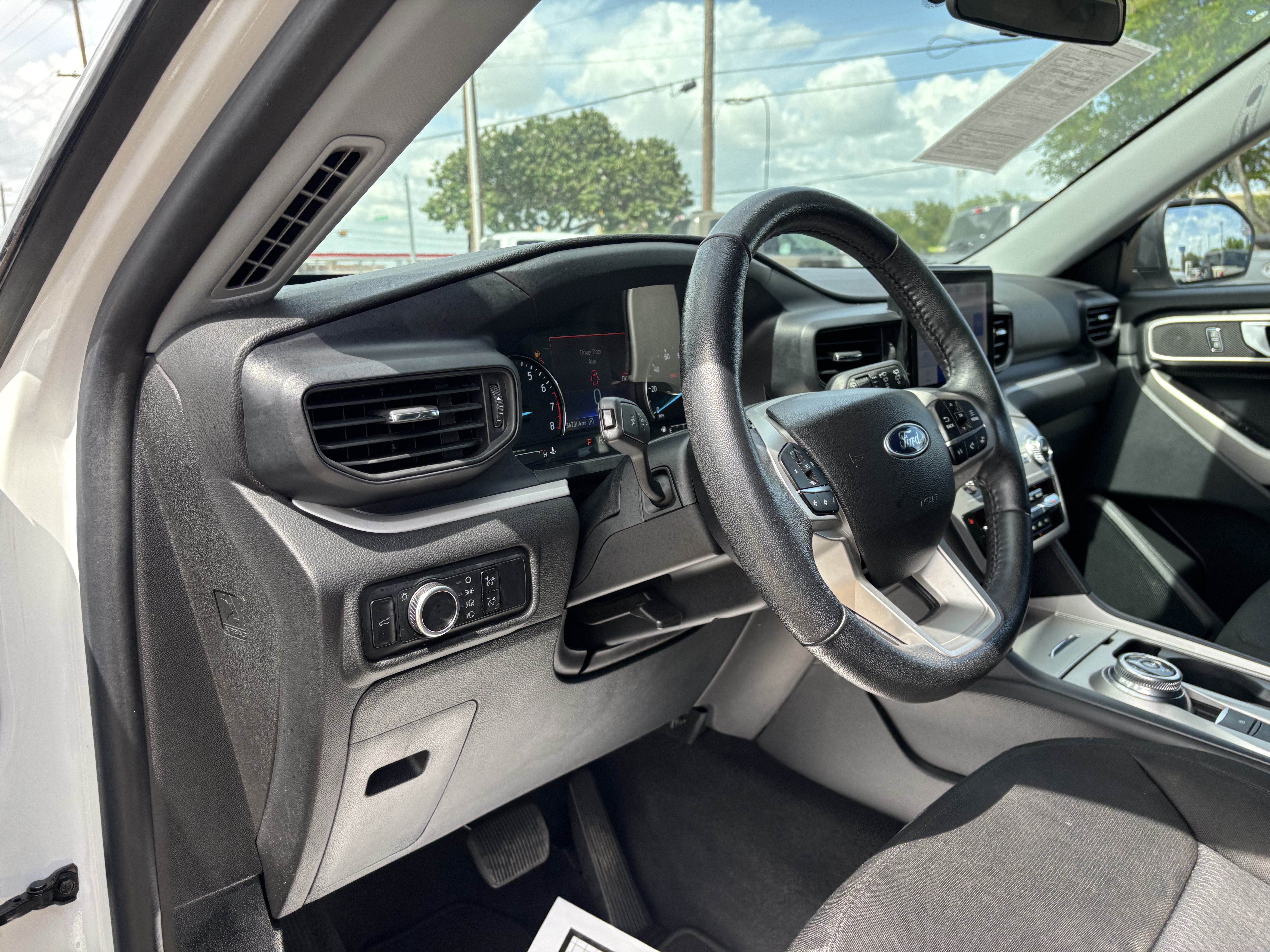 Certified 2023 Ford Explorer XLT RWD image 13