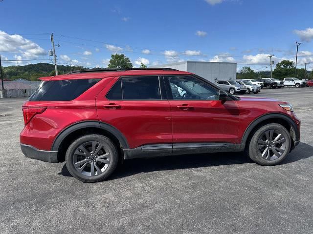 Certified 2023 Ford Explorer XLT w/ Equipment Group 202A AWD/4WD image 7