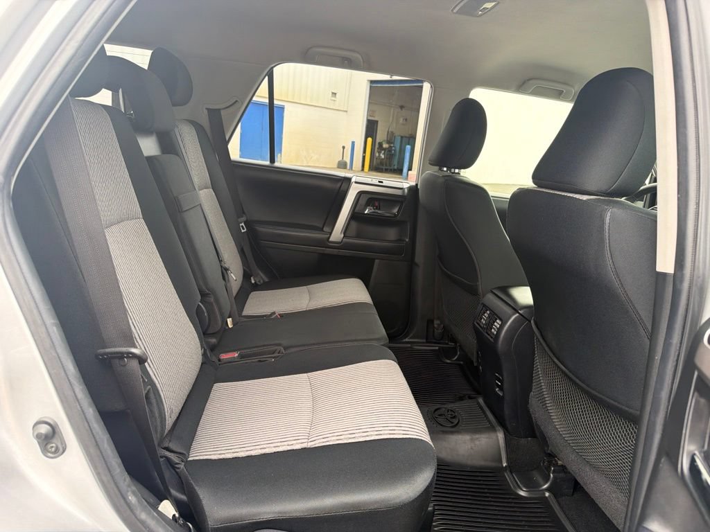 Used 2018 Toyota 4Runner SR5 AWD/4WD image 43