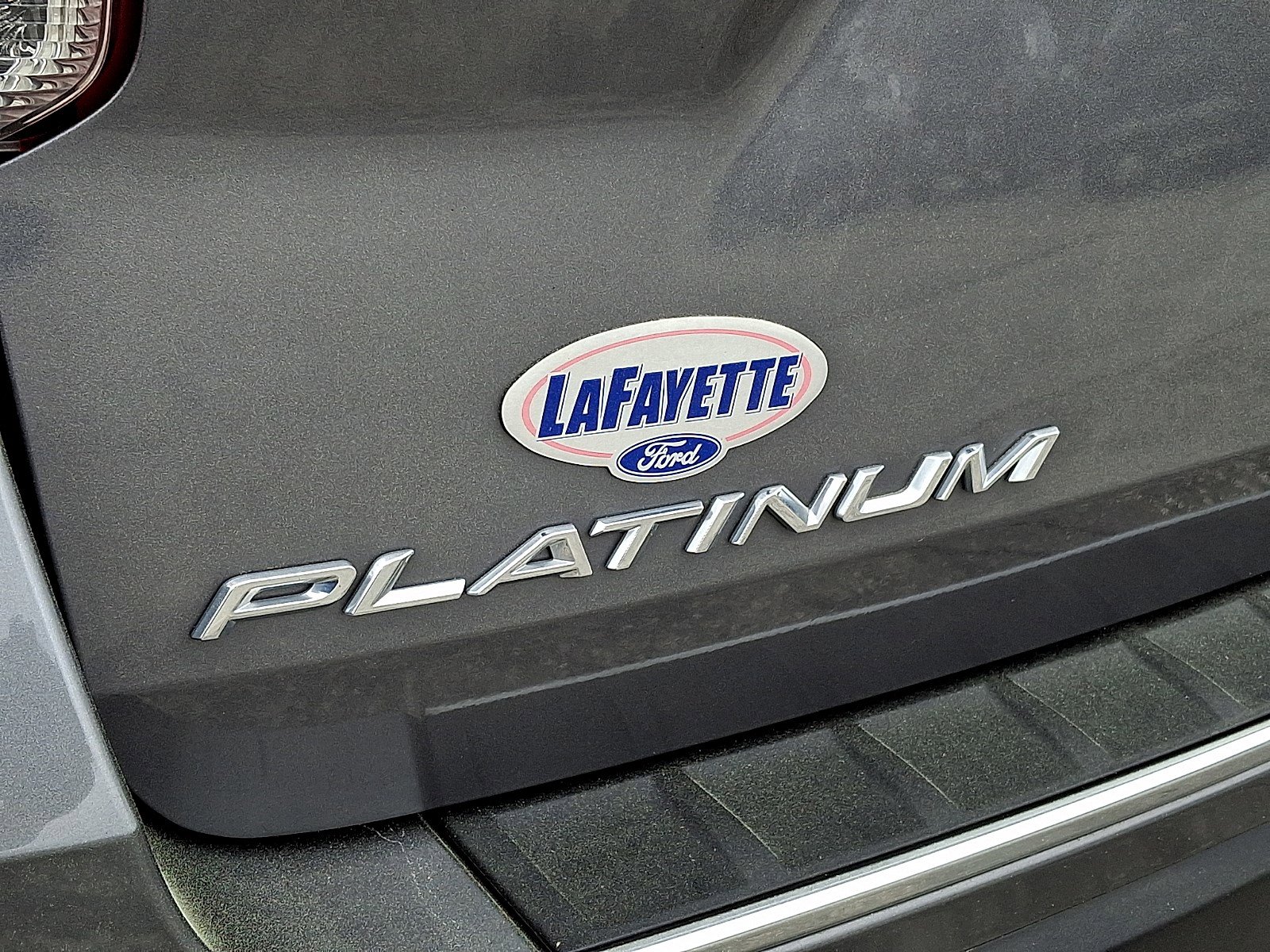 Certified 2021 Ford Explorer Platinum w/ Equipment Group 601A image 30