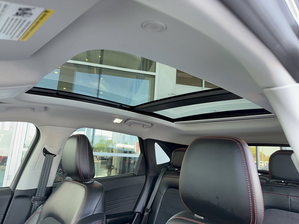 Certified 2022 Ford Escape SEL w/ SEL Stealth AWD Package image 29