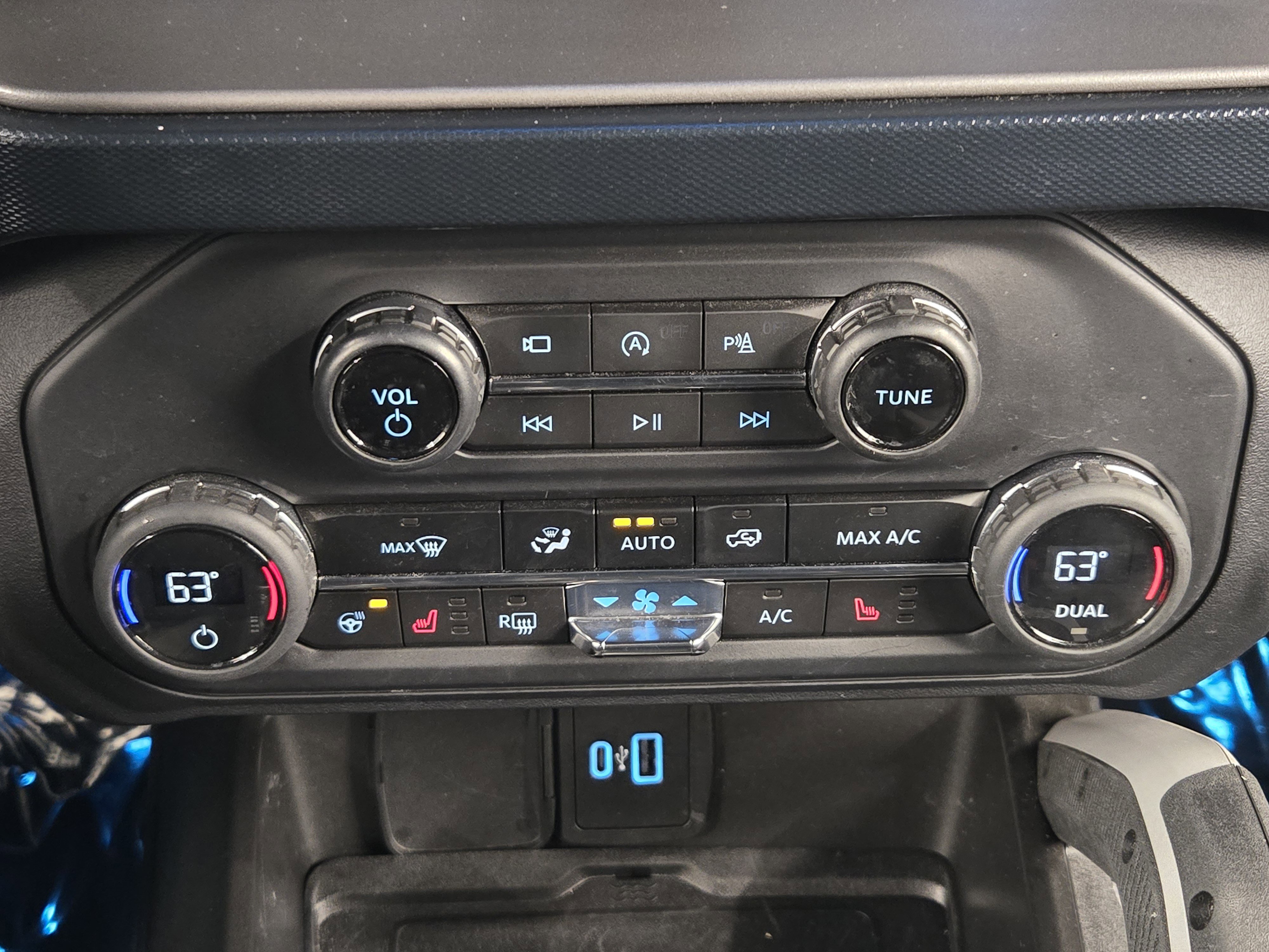 Certified 2023 Ford Bronco Outer Banks w/ Sasquatch Package image 18