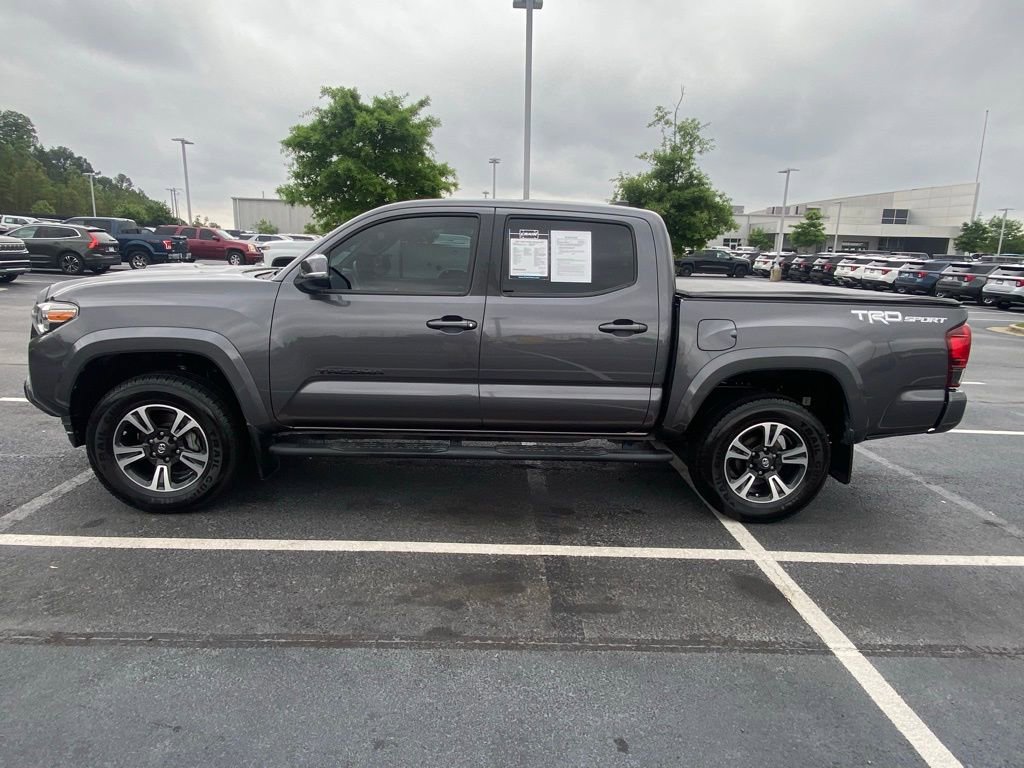 Used 2018 Toyota Tacoma TRD Sport w/ Technology Package RWD image 4