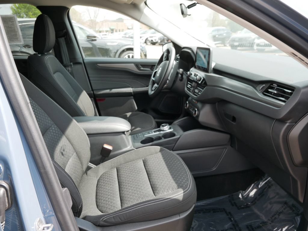 Certified 2024 Ford Escape Active AWD/4WD image 24