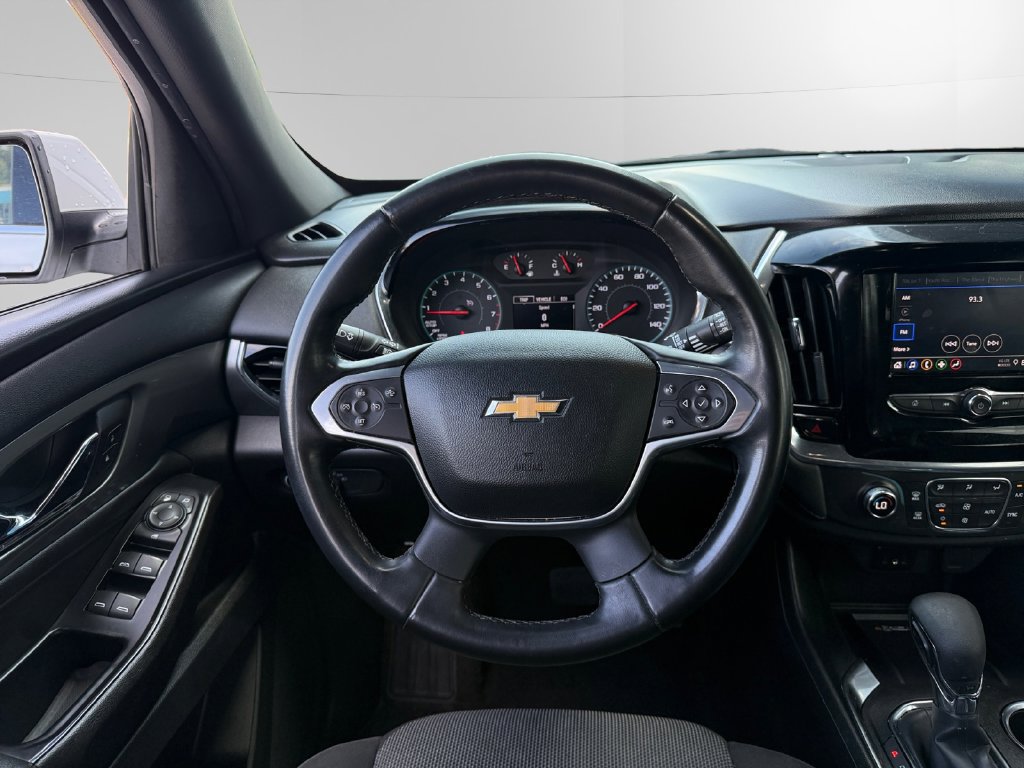 Used 2023 Chevrolet Traverse LT FWD image 11