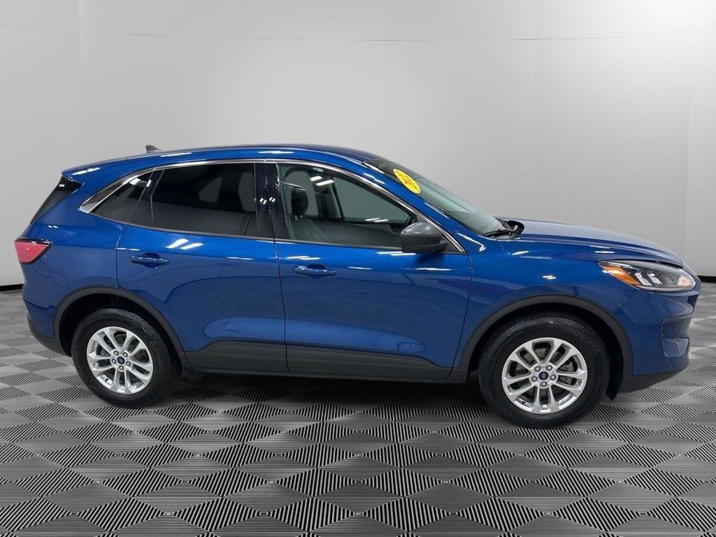 Certified 2022 Ford Escape SE w/ Cold Weather Package image 4
