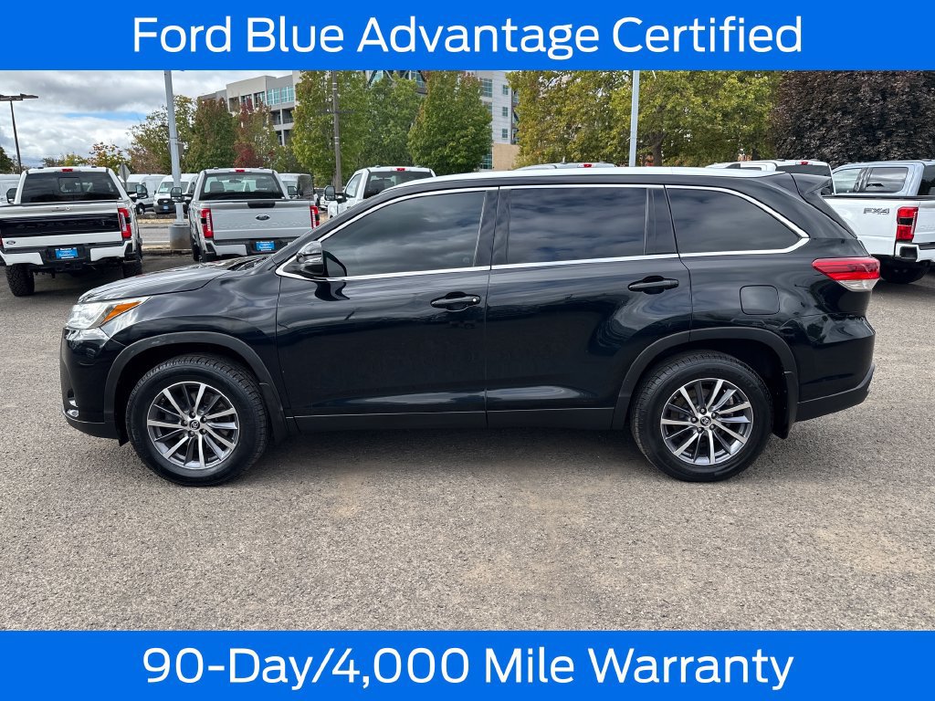 Used 2019 Toyota Highlander XLE AWD/4WD image 4