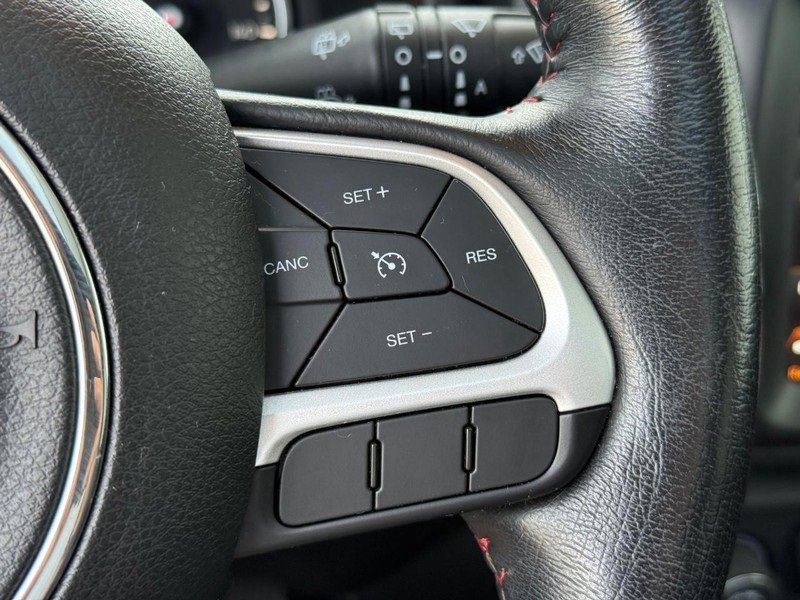 Used 2018 Jeep Renegade Trailhawk image 16