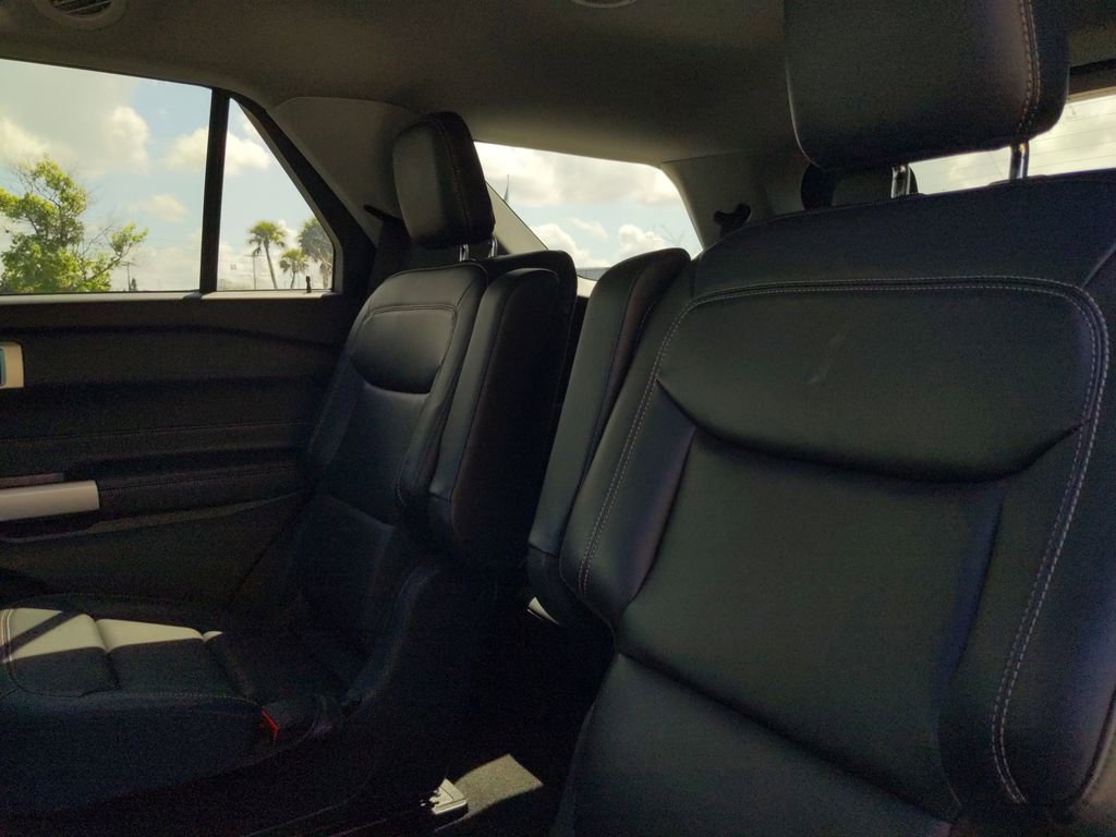 Certified 2022 Ford Explorer XLT w/ Equipment Group 202A image 17