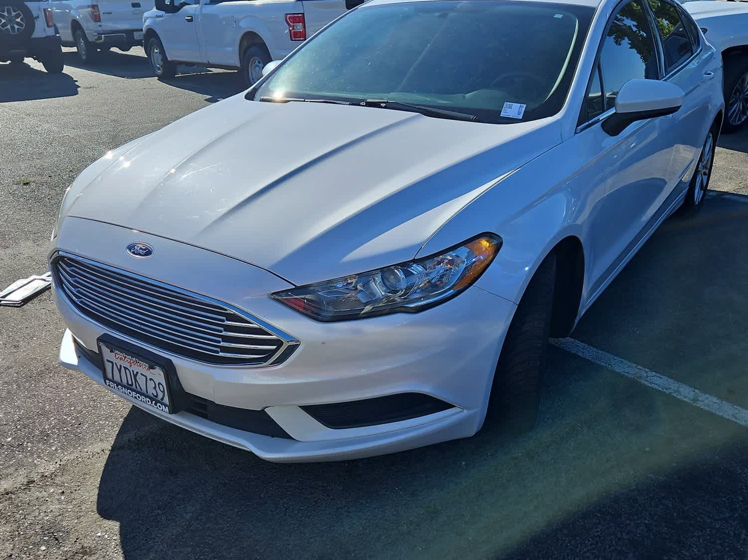 Certified 2017 Ford Fusion SE w/ Fusion SE Technology Package image 1