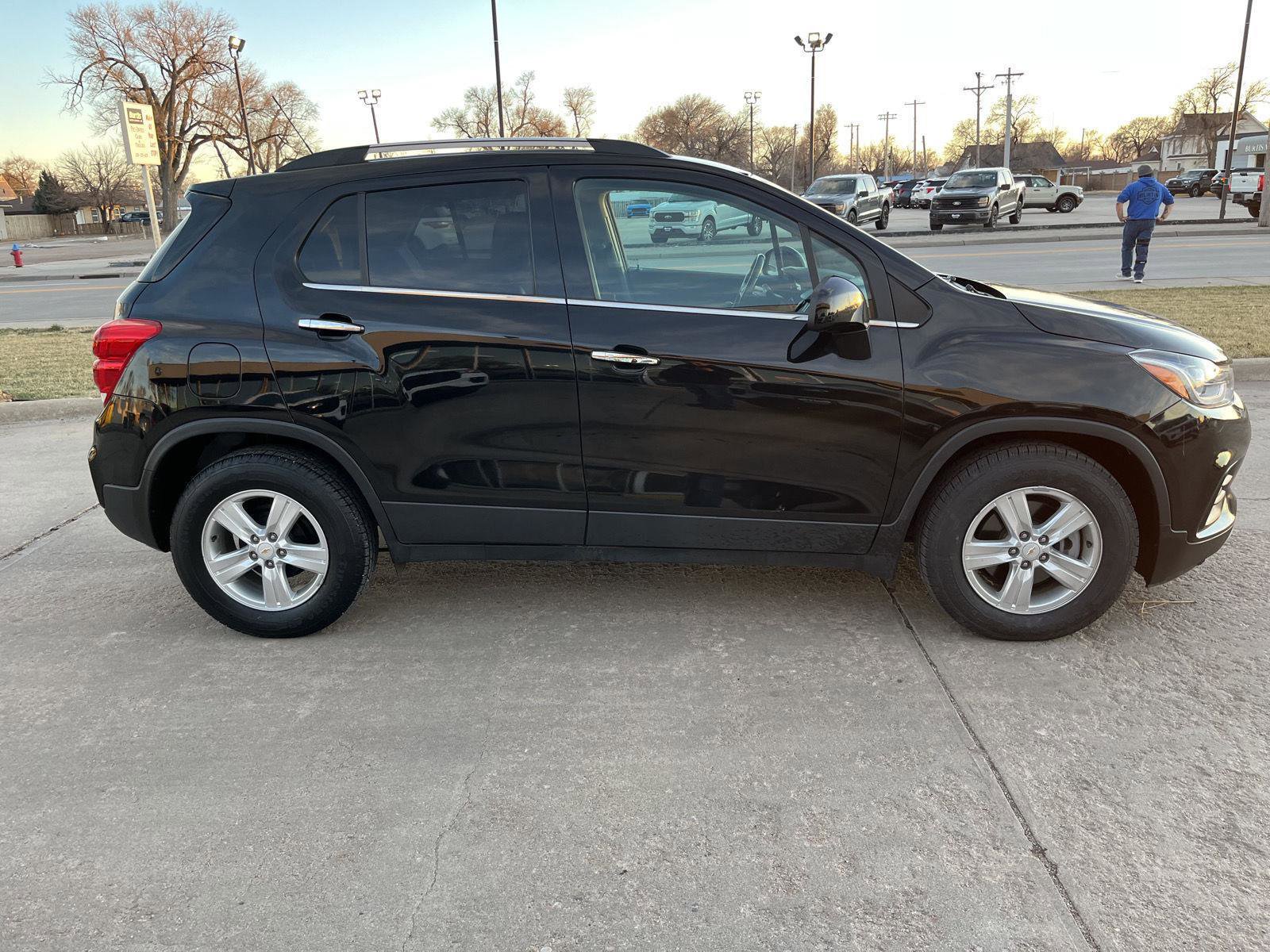 Used 2019 Chevrolet Trax LT w/ LT Convenience Package image 5
