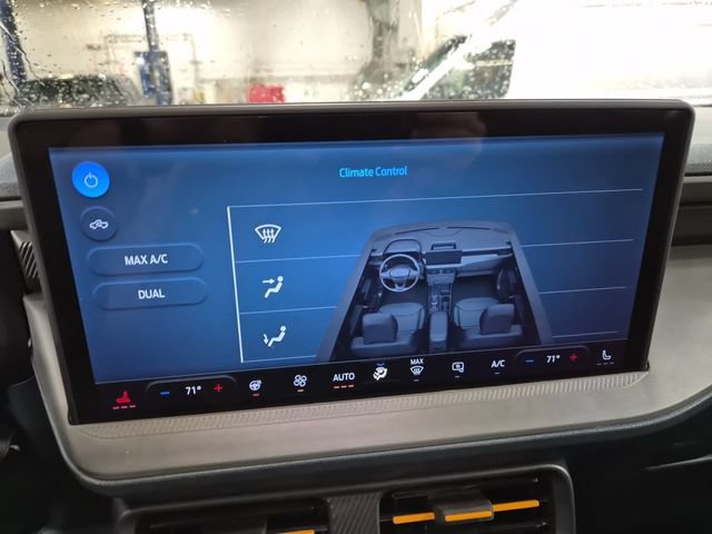 Certified 2025 Ford Maverick Tremor AWD/4WD image 17