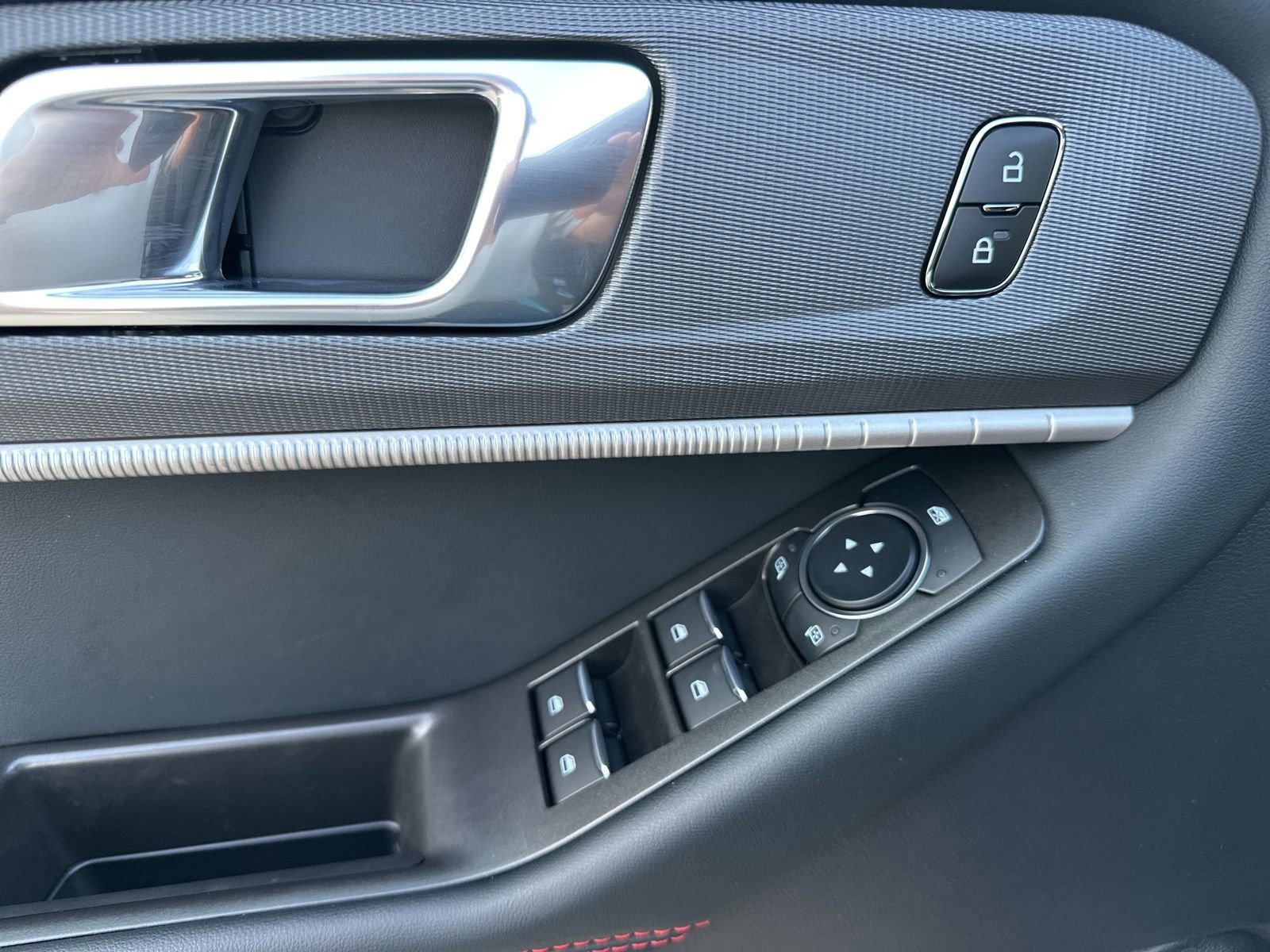 Certified 2025 Ford Explorer ST-Line image 41
