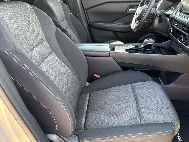 Used 2024 Nissan Rogue SV FWD image 16