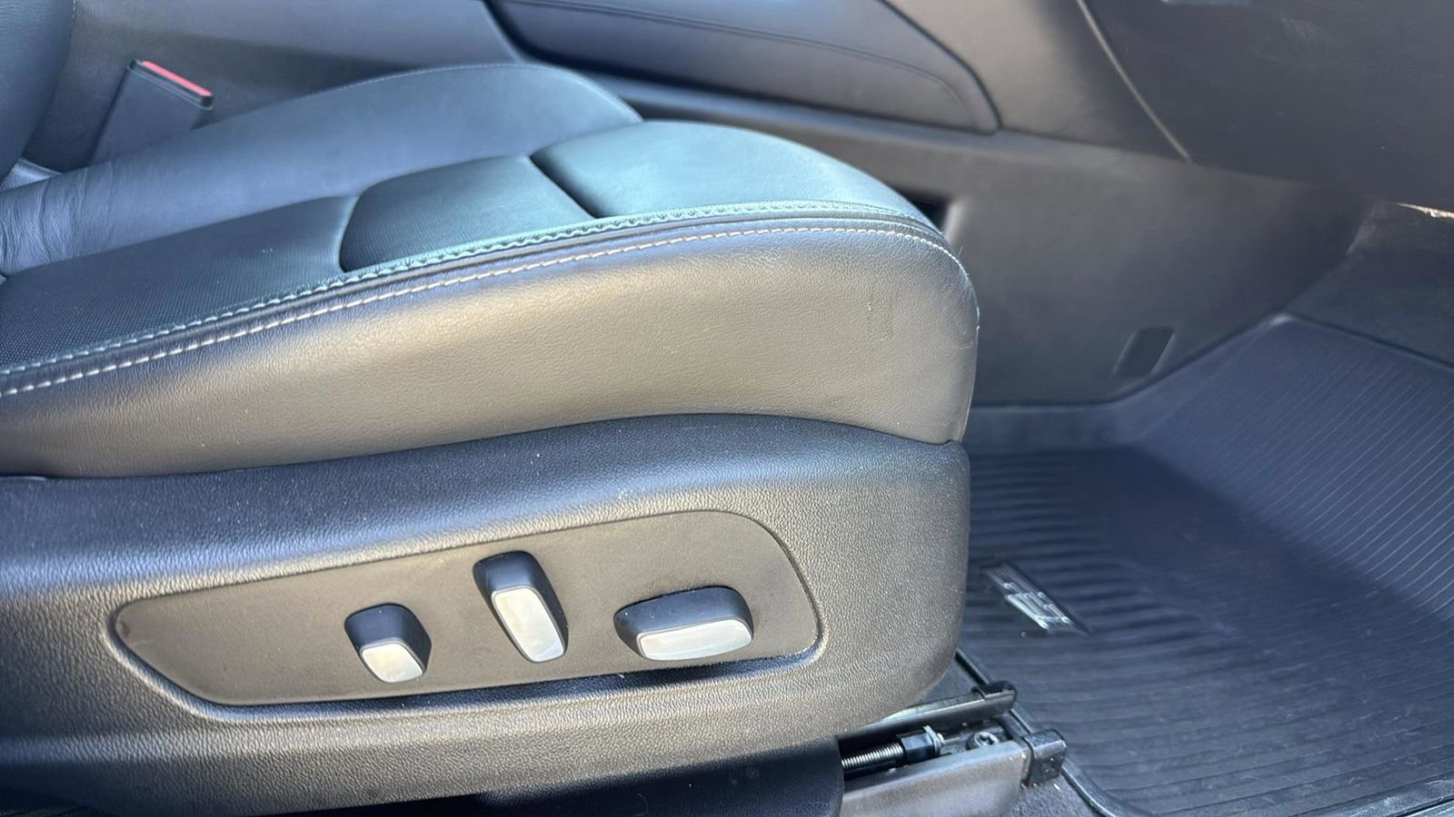 Used 2021 Cadillac XT6 Premium Luxury image 23