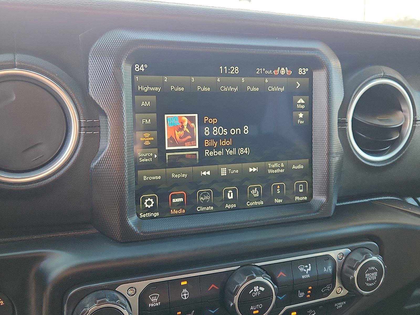 Used 2018 Jeep Wrangler Unlimited Sahara image 18