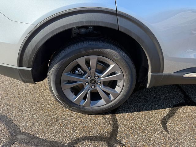Certified 2025 Ford Explorer Active w/ Active Comfort Package image 27